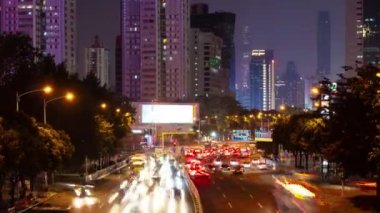 Gece saat aydınlatma shenzhen şehir merkezinde trafik sokak Kavşak üstten görünüm 4k timelapse Çin
