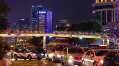 Gece saat aydınlatma shenzhen şehir merkezinde trafik sokak Kavşak üstten görünüm 4k timelapse Çin