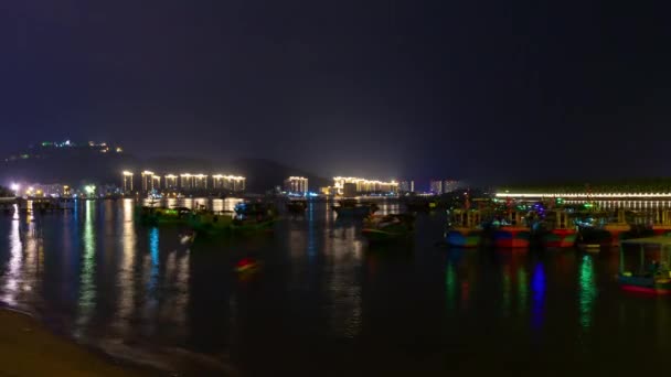 Sanya China Outubro 2018 Noite Iluminada Sanya Cidade Rio Andando — Vídeo de Stock