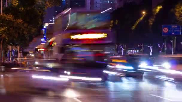 Iluminación Nocturna Shenzhen Tráfico Céntrico Calle Cruce Vista Superior Timelapse — Vídeo de stock