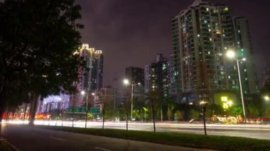 Gece saat aydınlatma shenzhen şehir merkezinde trafik sokak Kavşak üstten görünüm 4k timelapse Çin
