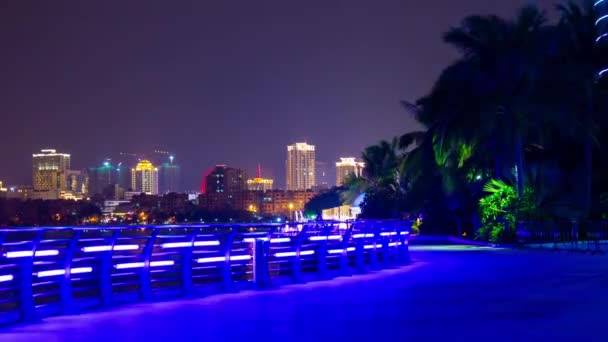 Noche Iluminado Sanya Famoso Complejo Hotelero Bahía Panorama Timelapse Hainan — Vídeos de Stock