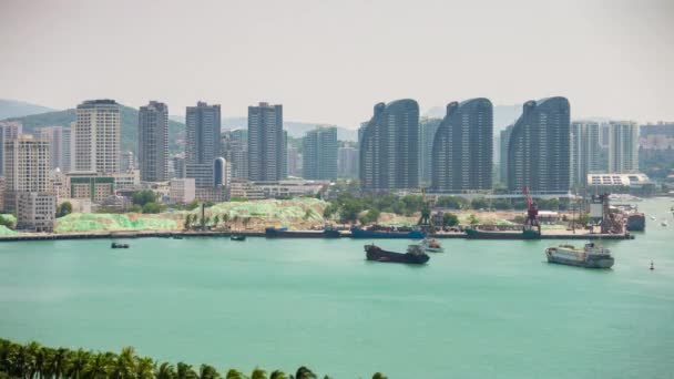 Día Soleado Hainan Sanya Construcción Bahía Complejo Apartamentos Panorama Timelapse — Vídeos de Stock