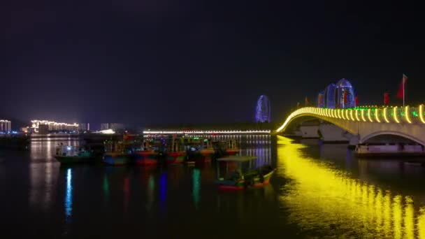 Санья Китай Октября 2018 Ночная Освещенная Река Санья Город Пешеходная — стоковое видео