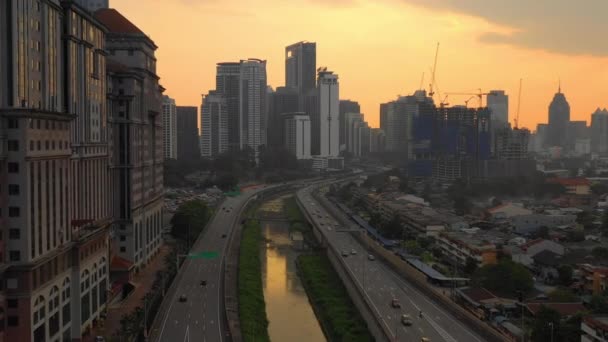 Sunset Time Kuala Lumpur Cityscape Downtown Road Side Construction Aerial — Stok Video