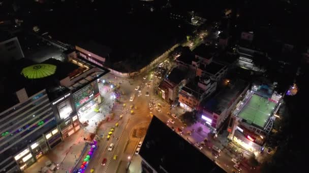Nacht Illumination Bangalore Stadt Berühmten Einkaufszentrum Verkehr Straße Platz Antenne — Stockvideo