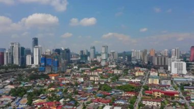 Kuala Lumpur, Malezya - 25 Eylül 2018: güneşli gün kuala lumpur şehir merkezi havacılık panorama 4k dolaylarında 25 Eylül 2018 Kuala lumpur, malezya, Malezya.