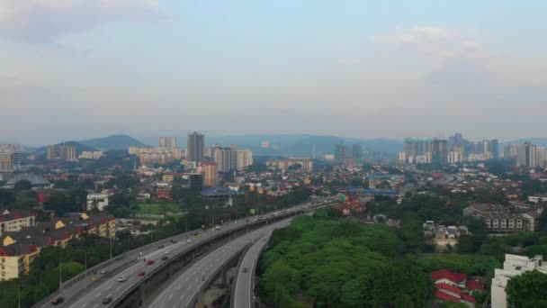 Solnedgång Kuala Lumpur Stadsbild Trafik Road Antenn Panorama Malaysia — Stockvideo