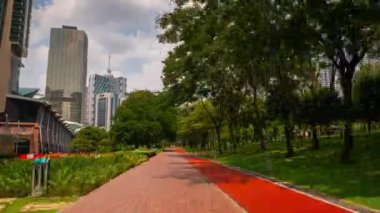 Kuala Lumpur güneşli bir gün ünlü Central Park yolu manzarası