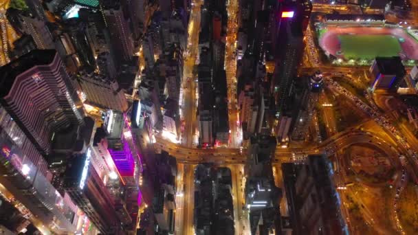 夜点灯香港シティ ダウンタウンのトラフィック通り道湾航空トップダウン パノラマ — ストック動画
