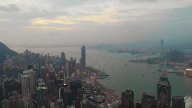 günbatımı zamanı hong kong şehir bölge trafik liman hava panorama 4k