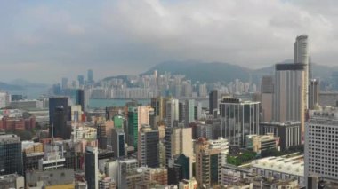güneşli gün uçuş kowloon cityscape hava hong kong panorama 4k üzerinde