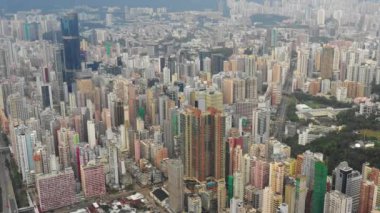 Gündüz kowloon cityscape hava panorama 4 k hong kong uçuş.