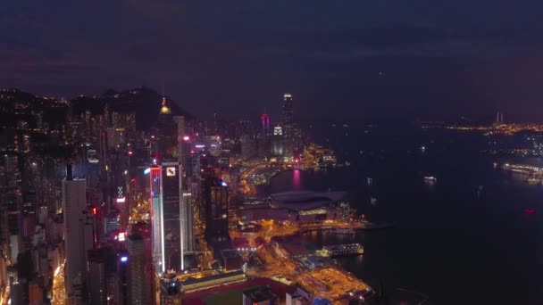 Nacht Beleuchtet Hongkong Stadtbild Innenstadt Viktoria Hafen Luftbild — Stockvideo