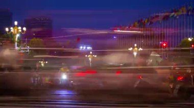 Sanya, Hainan - 30 Eylül 2018: gece saat ışıklı sanya şehir trafik sokak kavşak hava panorama timelapse 4k 30 Eylül 2018 yaklaşık sanya, hainan, Çin.