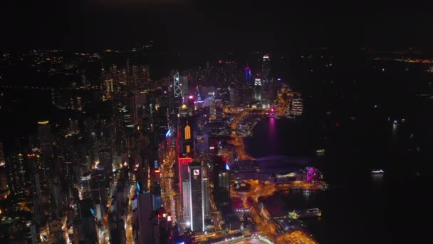 夜間点灯香港シティ ダウンタウン湾空中パノラマ — ストック動画