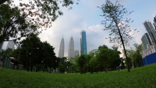 クアラルンプール市晴れた日ダウンタウンの建物パノラマ4Kマレーシア — ストック動画