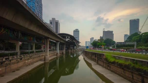 Horário Dia Kuala Lumpur Centro Cidade Tráfego Rua Encruzilhada Metrô — Vídeo de Stock