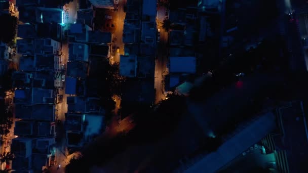 暮色的夜晚灯火通明的班加罗尔城市景观空中顶盖全景4K — 图库视频影像