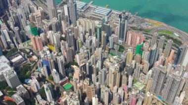 güneşli hong kong şehir şehir wan chai bölgesinde defne yüksek hava topdown panorama 4k