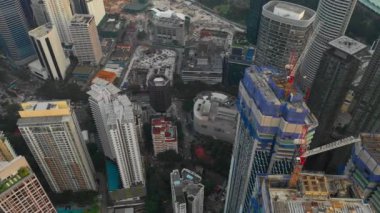 Kuala Lumpur, Malezya - 25 Eylül 2018: güneşli gün kuala lumpur şehir merkezi havacılık panorama 4k dolaylarında 25 Eylül 2018 Kuala lumpur, malezya, Malezya.