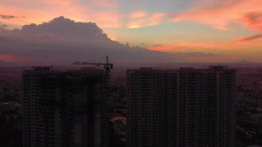 günbatımı gökyüzü bangalore şehir yüksek hava panorama 4k Hindistan