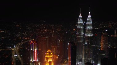 Kuala Lumpur, Malezya - 25 Eylül 2018: gece vakti kuala lumpur şehir merkezi havacılık panorama 4k circa 25 Eylül 2018 kuala lumpur, malaysia.r, malezya.