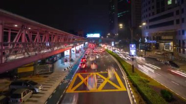 gece ışıklı kuala lumpur şehir merkezi şehir merkezinde trafik sokak panorama 4k timelapse Malezya