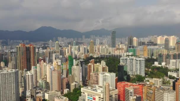 Día Tiempo Vuelo Sobre Kowloon Paisaje Urbano Aérea Vertical Panorama — Vídeos de Stock
