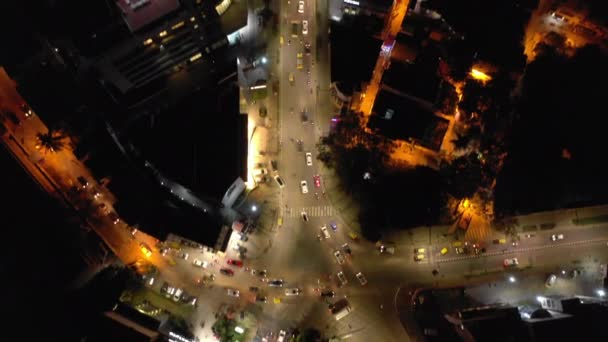 Iluminação Noturna Bangalore Cidade Tráfego Rua Praça Encruzilhada Aérea Topdown — Vídeo de Stock