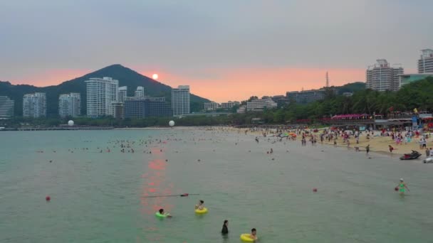 Sol Día Hainan Isla Sanya Bahía Barco Estacionamiento Antena Panorama — Vídeo de stock