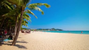 gün batımı ışık sanya plaj sahil şeridi panorama 4 k timelapse hainan Adası Çin kalabalık