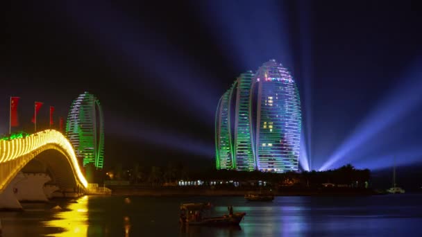 Nocne Oświetlenie Pokaż Sanya Słynny Hotel Most Bay Panorama Timelapse — Wideo stockowe