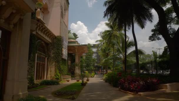 Dag Tid Berömda Bangalore City Palace Front Garden Slow Motion — Stockvideo