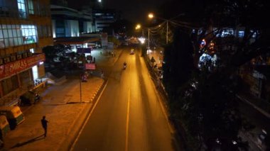 Bangalore, Hindistan - 17 Eylül 2018: gündüz bangalore şehir merkezi trafik sokak kaldırım panorama gece 4k circa 17 Eylül 2018 bangalore, hindistan.