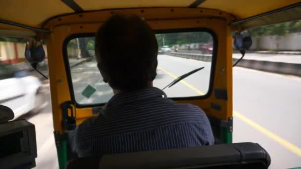 Bangalore India Septiembre 2018 Noche Iluminada Bangalore Ciudad Rickshaw Carretera — Vídeo de stock