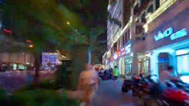 gece saat sanya şehir merkezi Rating street Panorama 4 k timelapse hainan Adası Çin yürüyüş