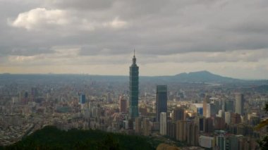 Gün zaman Taipei cityscape panorama. 4 k görüntüleri Çin
