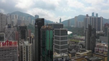 güneşli bir gün hong kong şehir wan chai bölgesinde hava topdown panorama 4k