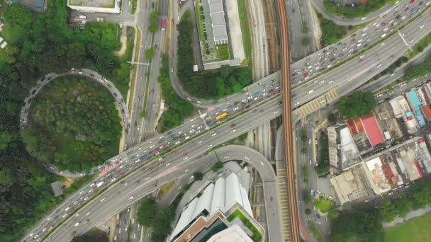 Vuelo Nocturno Sobre Kuala Lumpur Paisaje Urbano Tráfico Calle Carretera — Vídeo de stock