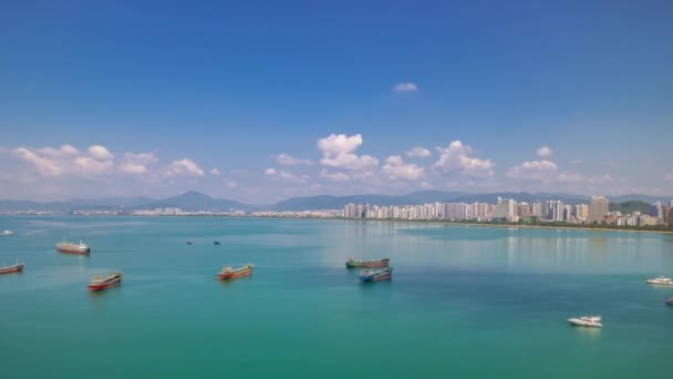 Sonniger Tag Hainan Insel Sanya Bucht Schiff Parken Antenne Panorama — Stockvideo