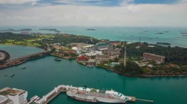 Singapur üzerinden gündüz uçuşu havadan panorama 4K zaman aşımı