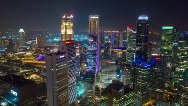 Natt Flygning Över Singapore Stad Antenn Panorama Timelapse — Stockvideo