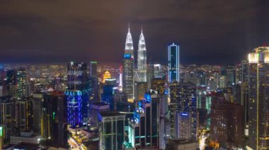 Kuala Lumpur, Malezya - 25 Eylül 2018:gece kuala lumpur downtown aerial panorama 4k timelapce circa 25 Eylül 2018 kuala lumpur, malezya., malezya.
