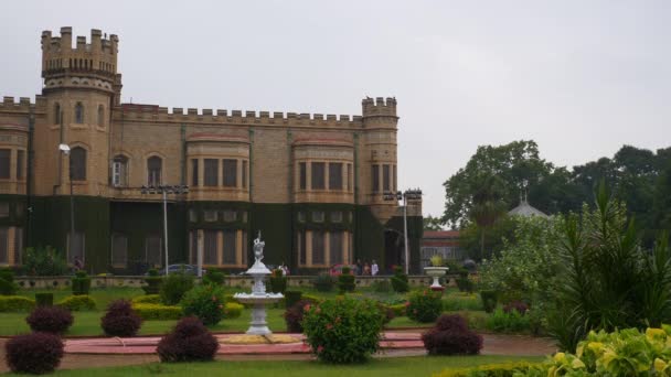 Ημέρα Διάσημο Μπανγκαλόρ Πόλη Παλάτι Μπροστά Κήπο Αργή Κίνηση Πανόραμα — Αρχείο Βίντεο