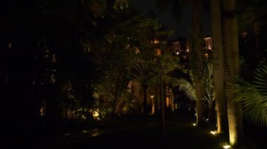 gündüz ünlü bangalore şehir sarayı ön bahçe yavaş hareket panorama 4k hindistan