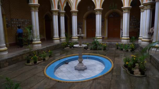 Bangalore September 2018 Tagsüber Bangalore City Palace Backyard Fountain Panorama — Stockvideo