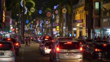Kuala Lumpur, Malezya-Eylül 25 2018: gece aydınlatılmış Kuala Lumpur şehir merkezi trafik kavşak hava Tepesi Panorama 4k yaklaşık Eylül 25 2018 Kuala Lumpur, Malezya.