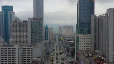 Shenzhen, Çin-Ekim 3 2018: akşam zaman Shenzhen şehir trafik sokak Crossroad çatı Panoraması 4k yaklaşık Ekim 3 2018 Shenzhen, Çin.
