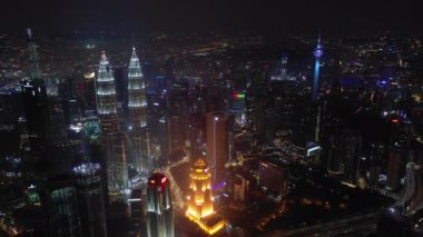 Kuala Lumpur, Malezya - 25 Eylül 2018: gece kuala lumpur şehir merkezi havacılık panorama 4k circa 25 Eylül 2018 kuala lumpur, malaysia.r, malezya.